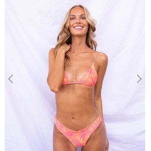 NWOT- Skatie Bocca Set- Ella Top M & Cheryl Bottom M